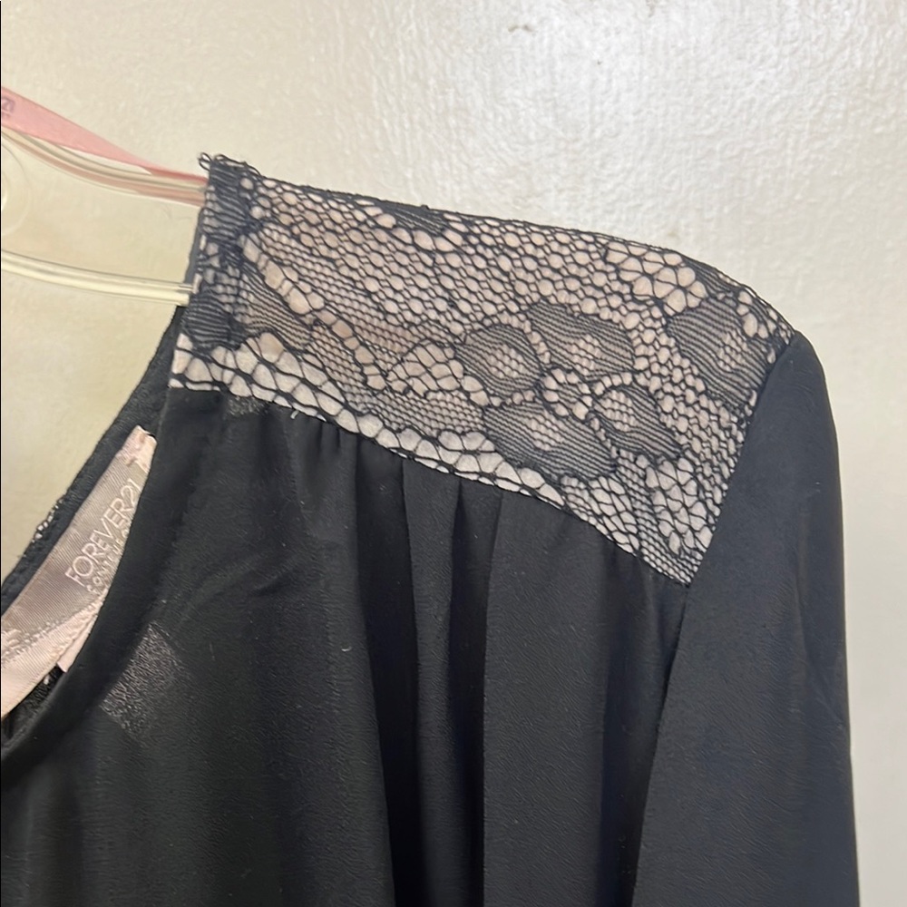 Elegant Black Lace Women's Top - Picture 5 of 7